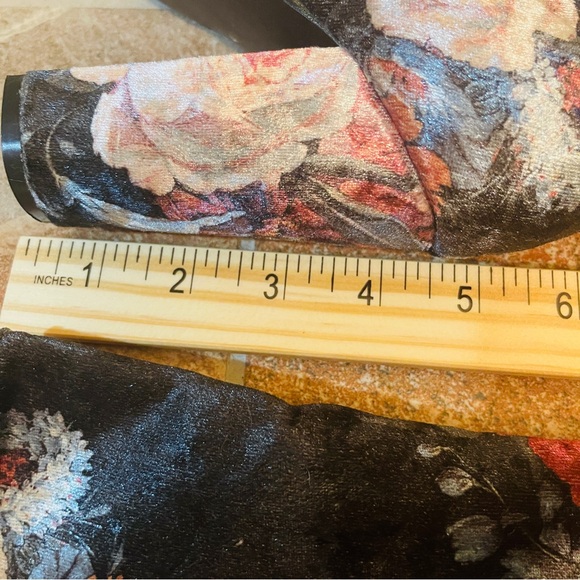 👢Incredible Over the Knee Velvet Floral Pattern High Heel Boots! - Picture 9 of 16